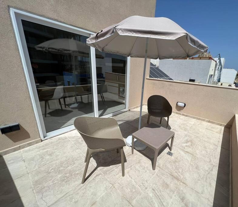 Appartement Sweet 1-bedroom Penthouse In The Heart Of It